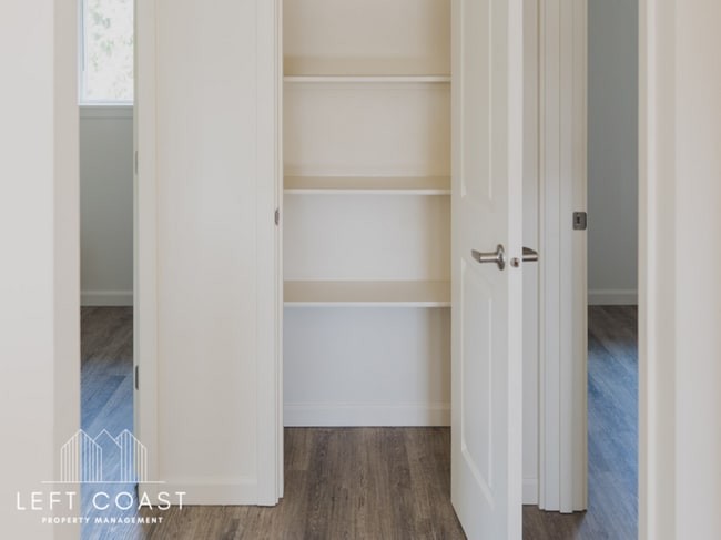 Building Photo - 3031 NE West Devils Lake Rd