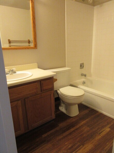 Building Photo - 3320 S Ammons St