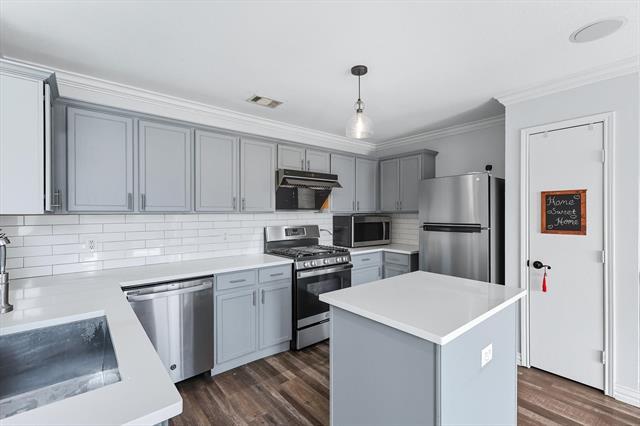 Building Photo - 3103 Creekwood Dr