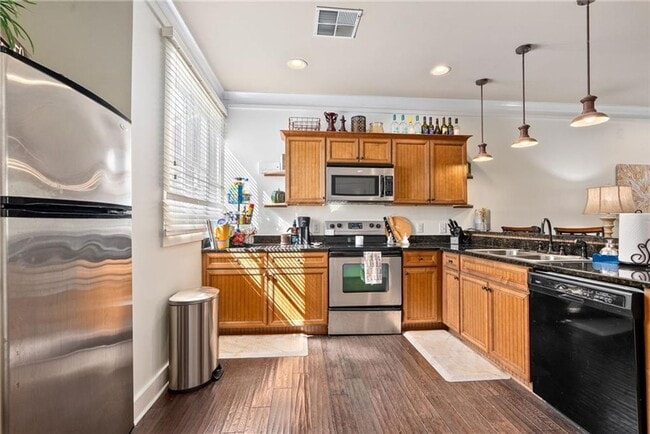 Building Photo - 650 Dekalb St