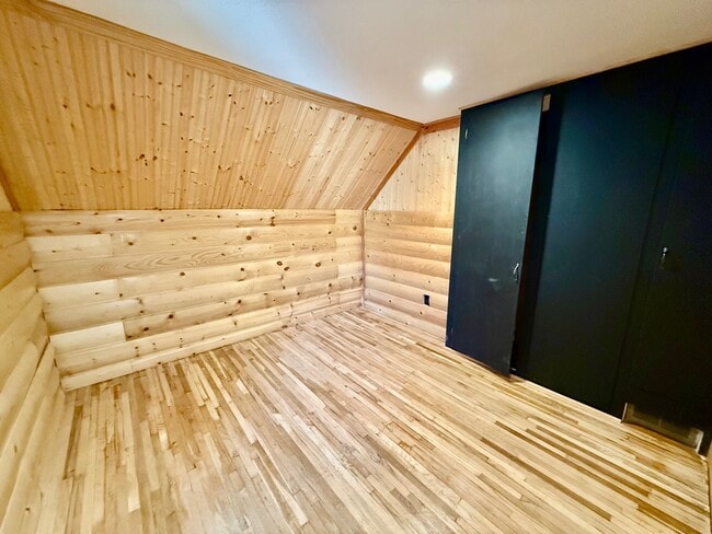 Building Photo - 802 2nd St NW