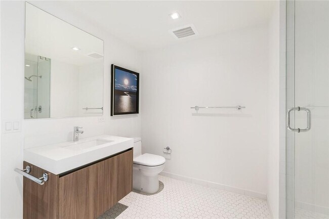 Building Photo - 401 N Birch Rd