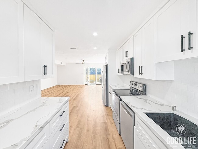 Primary Photo - Beautiful 2B/1.5BA Condo For Rent In University City!