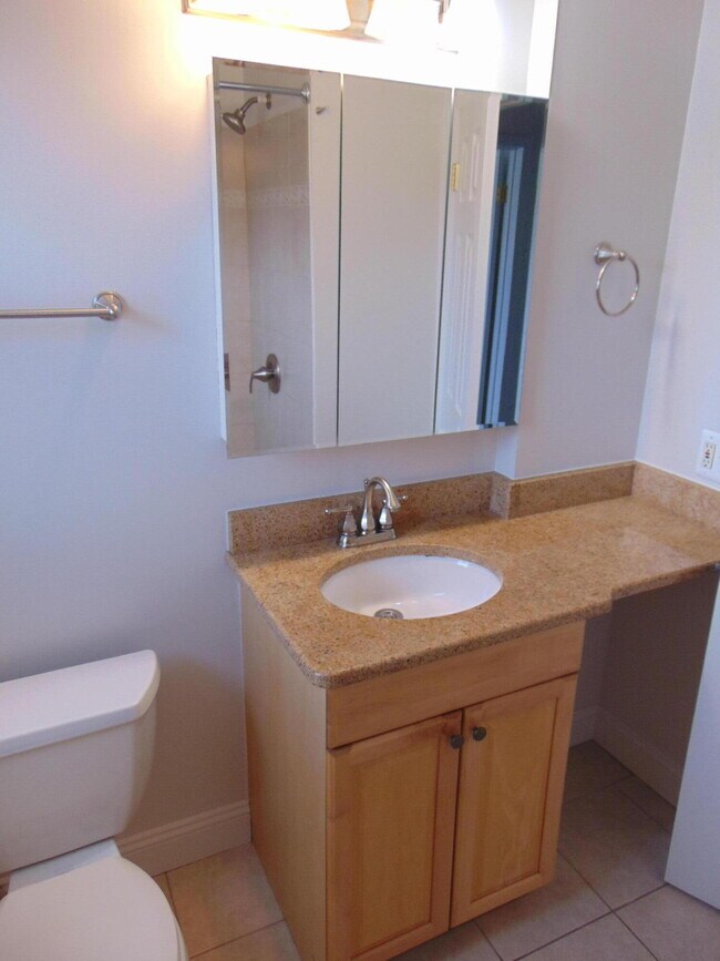 Building Photo - 11730 Riverside Dr