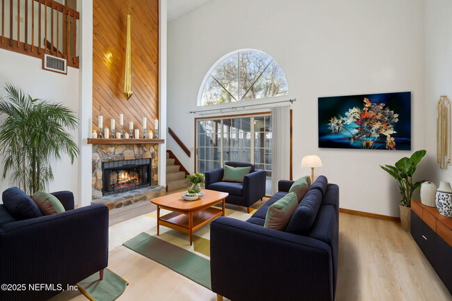 Building Photo - 1138 Fromage Cir W