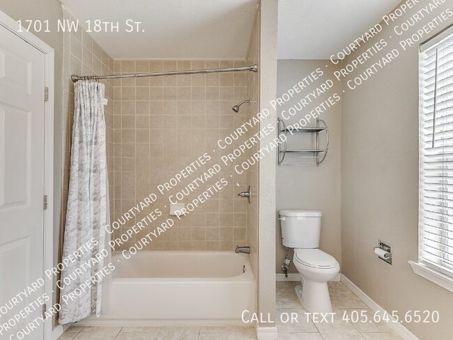 Building Photo - Beautiful 2 bed, 2 bath updated duplex in ...