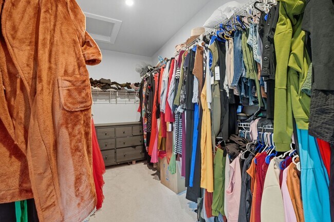 Building Photo - 709 Thomas Ln