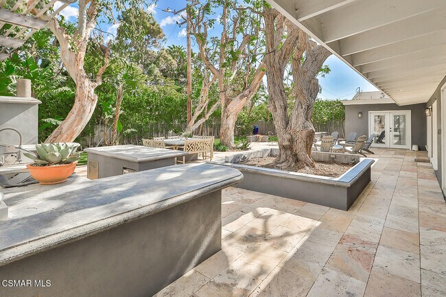 Building Photo - 31944 CA-1