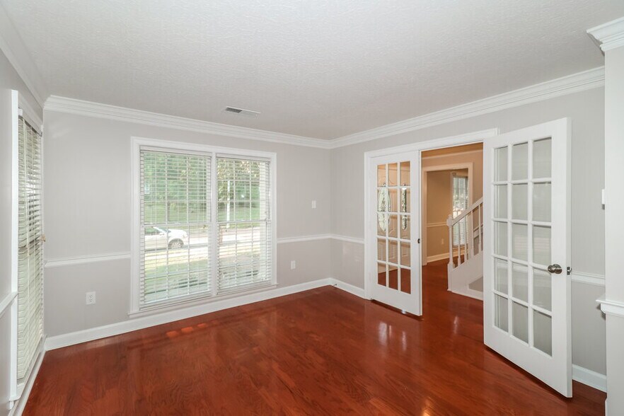 Building Photo - 225 Richards Way Dr