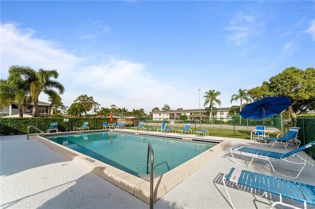 Building Photo - 1210 SE Parkview Pl