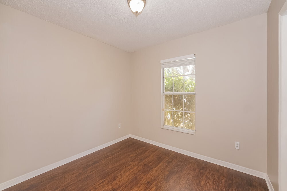 Building Photo - 14280 Rensselaer Rd