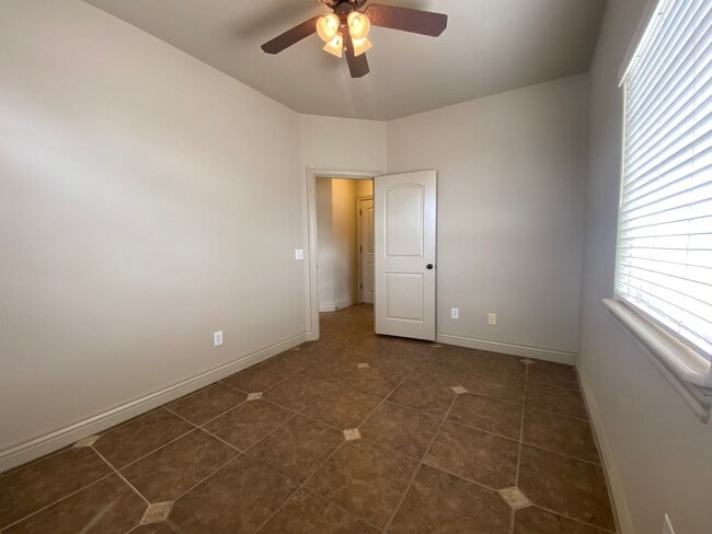 Building Photo - Broken Arrow Schools-Gated Community!