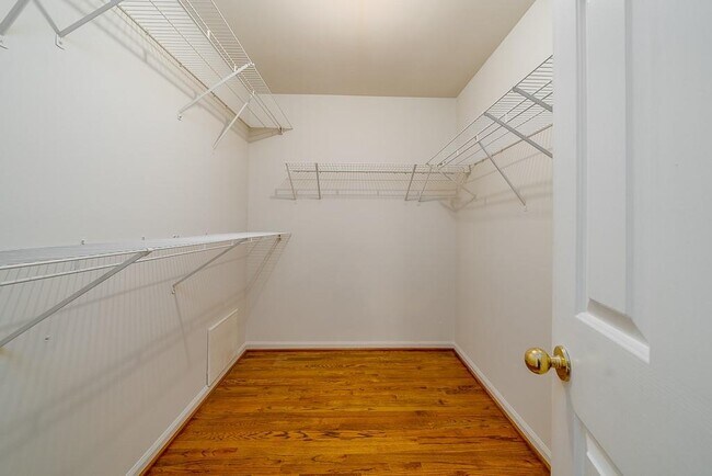 Building Photo - 1158 Alexandria Ct NE