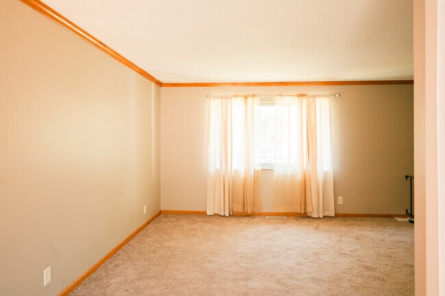 Building Photo - 11745 Hollycrest Drive