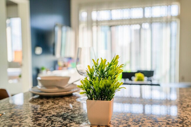 Building Photo - 914 N 4th St