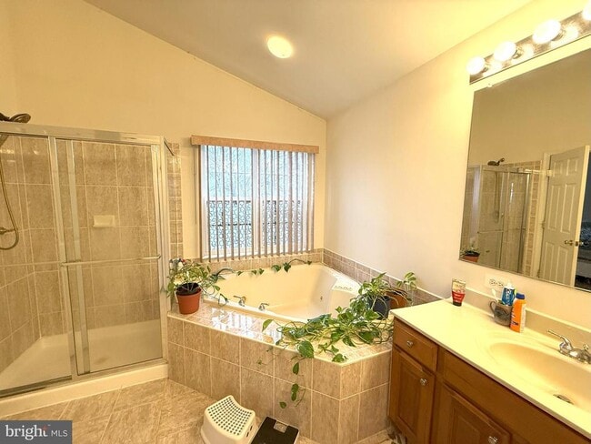 Building Photo - 18416 Beechnut Way