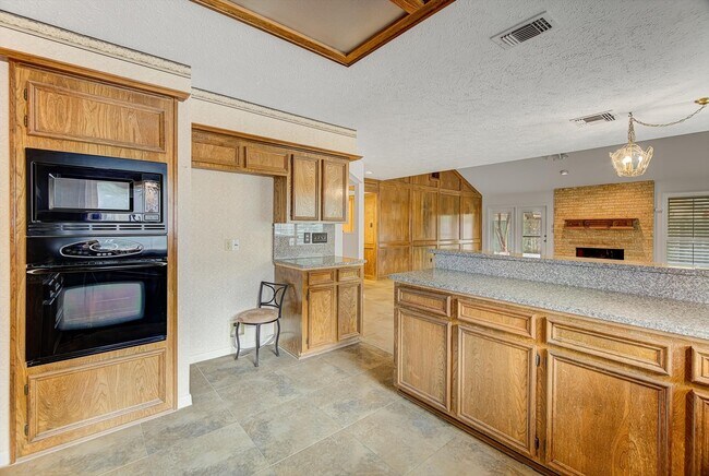 Building Photo - 3647 Marywood Dr