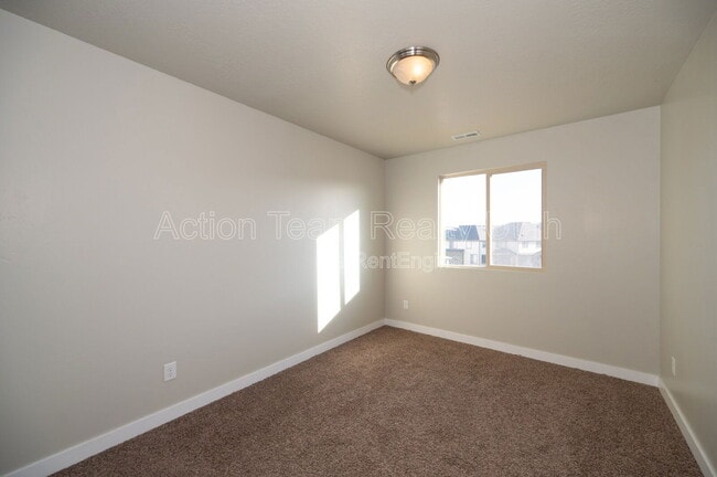 Building Photo - 4088 E Oakland Hills Dr