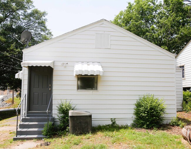 Building Photo - 4800 Division St