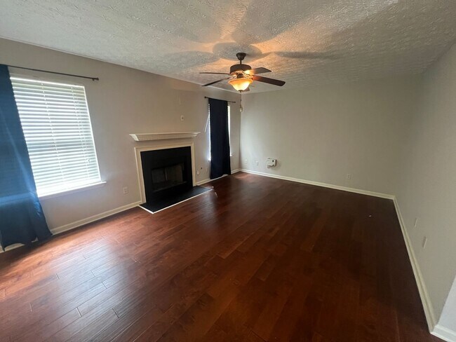 Building Photo - Great Corner Lot