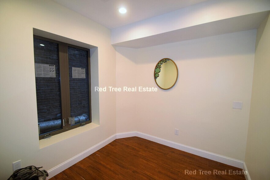 Building Photo - 1203 Beacon St