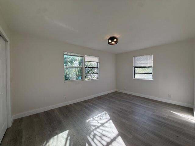 Building Photo - 904 4th St