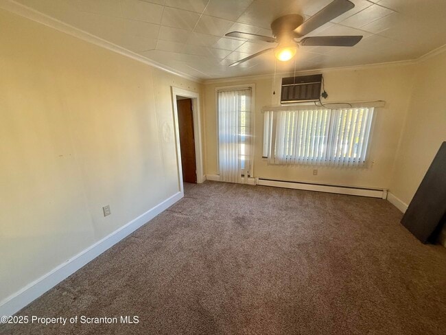 Building Photo - 420 Genet St