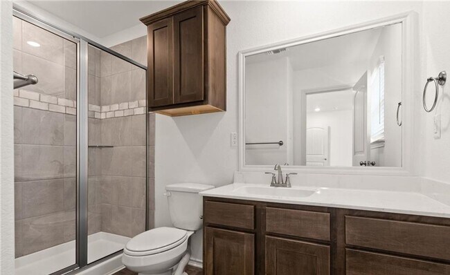 Building Photo - 3 bedroom 2.5 bathroom townhome!