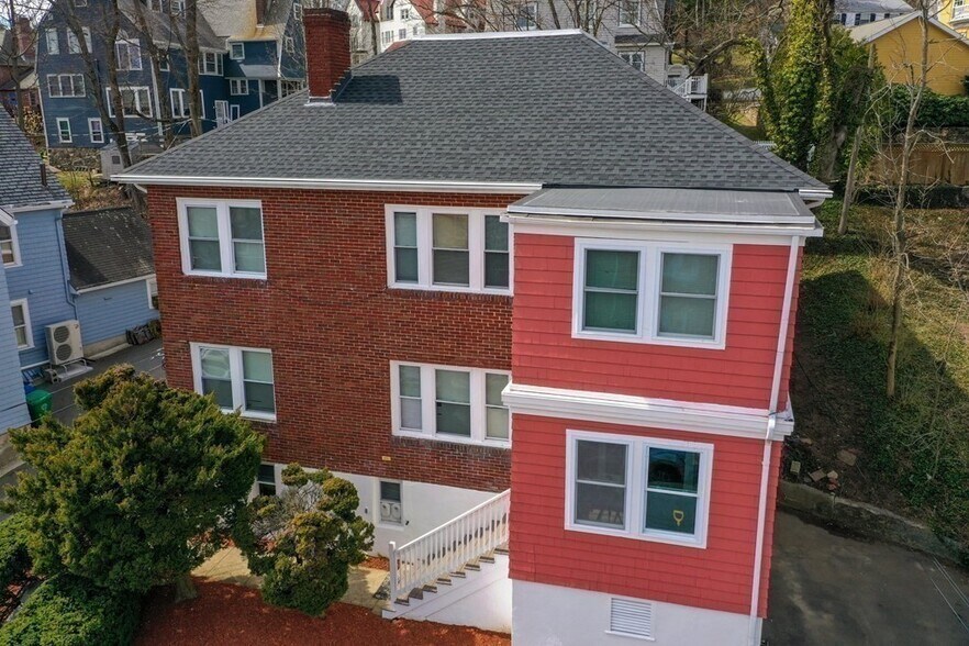 Building Photo - 61 Algonquin Rd