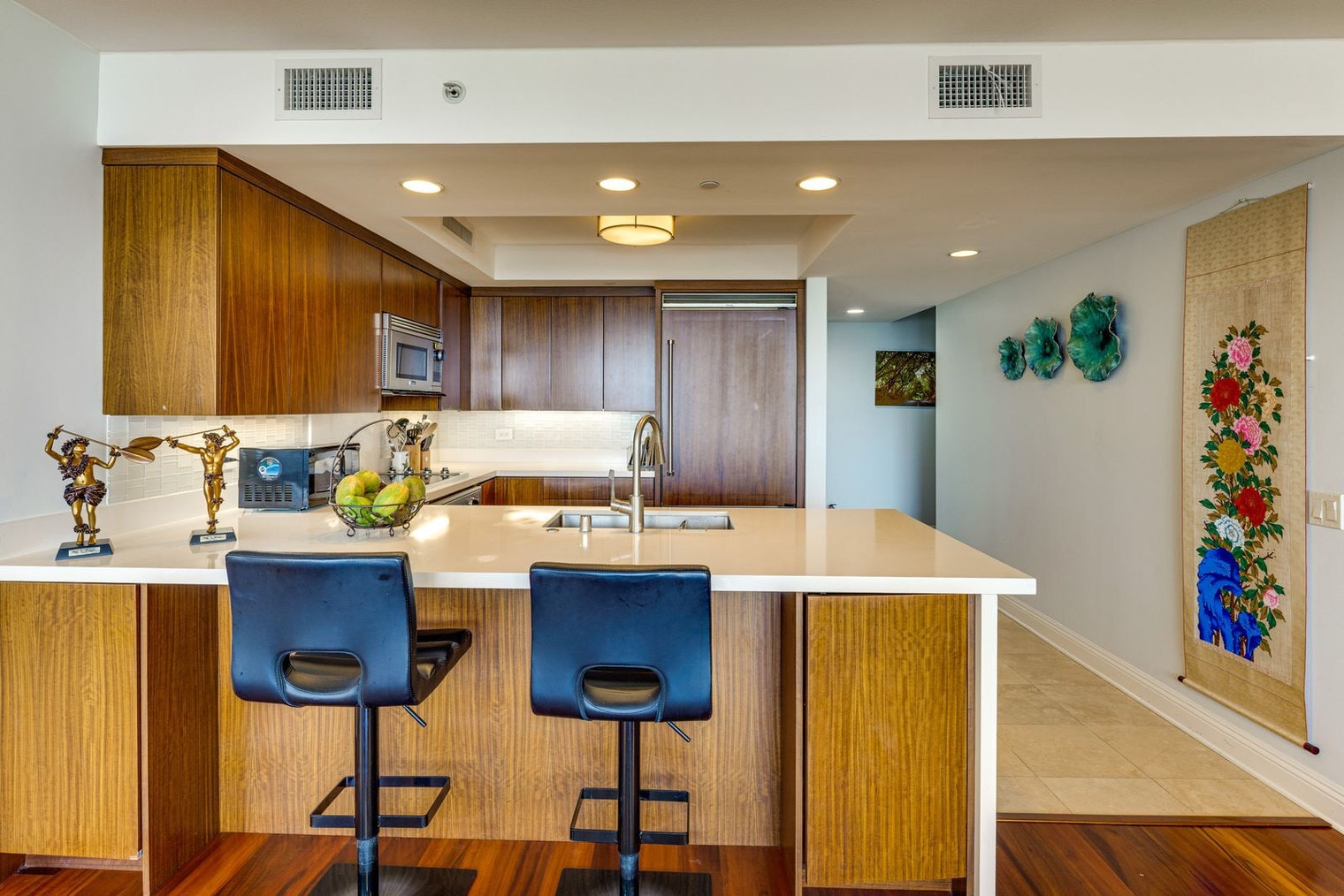 Building Photo - 1551 Ala Wai Blvd