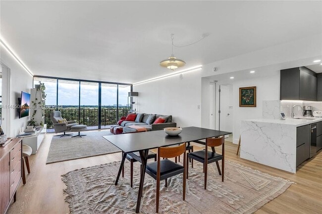 Building Photo - 780 NE 69th St