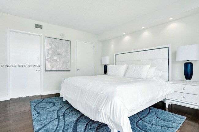 Building Photo - 150 Sunny Isles Blvd