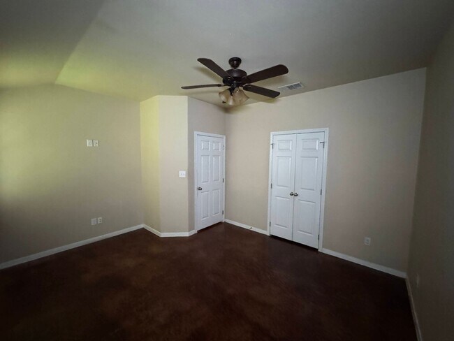 Building Photo - 4305 Cambridge Dr