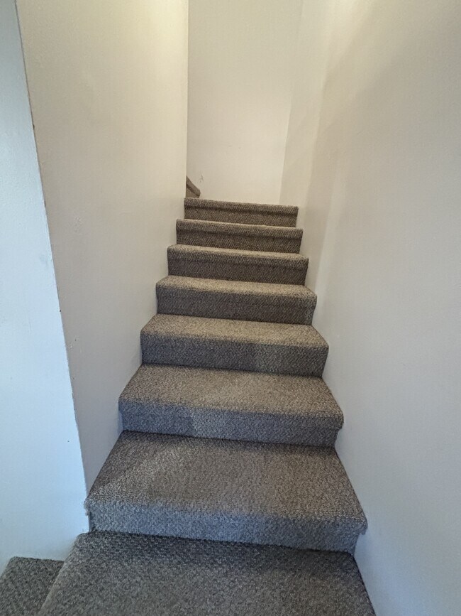 Building Photo - 315 Sidney Martin Rd