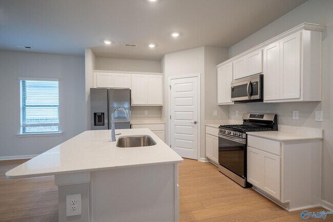 Building Photo - 14653 Mountain Strm Dr