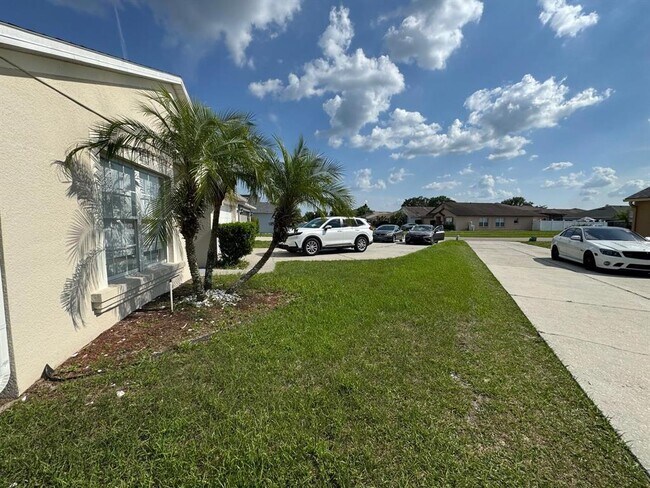 Primary Photo - 913 Battery Pointe Dr