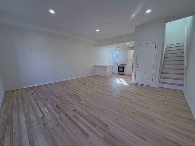 Building Photo - 2036 Wallace St