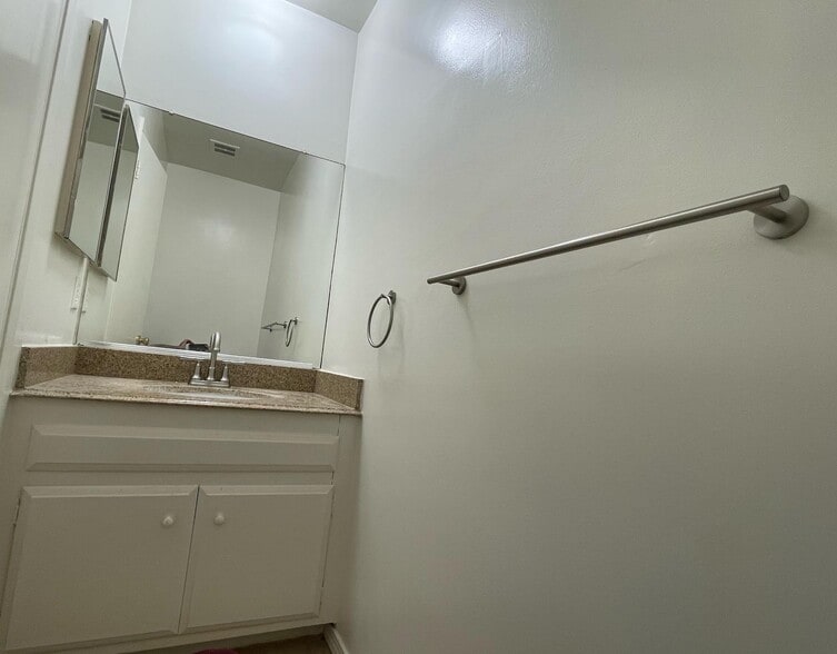 Building Photo - 4733 W 173rd St