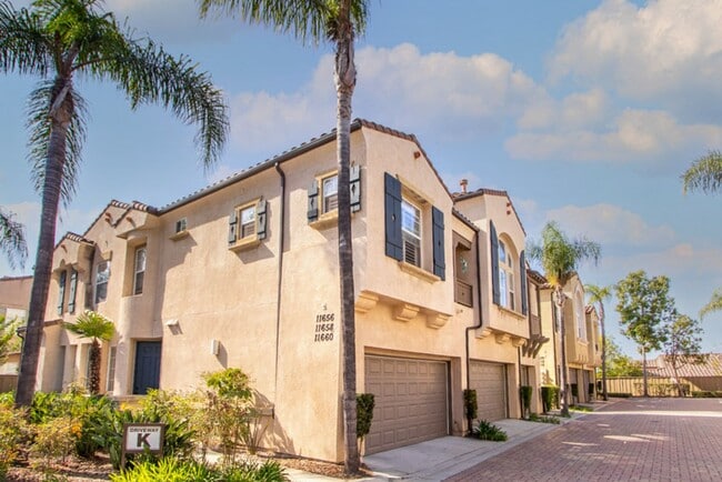 Primary Photo - *REDUCED DEPOSIT* Beautiful 2 Bedroom / 2 ...
