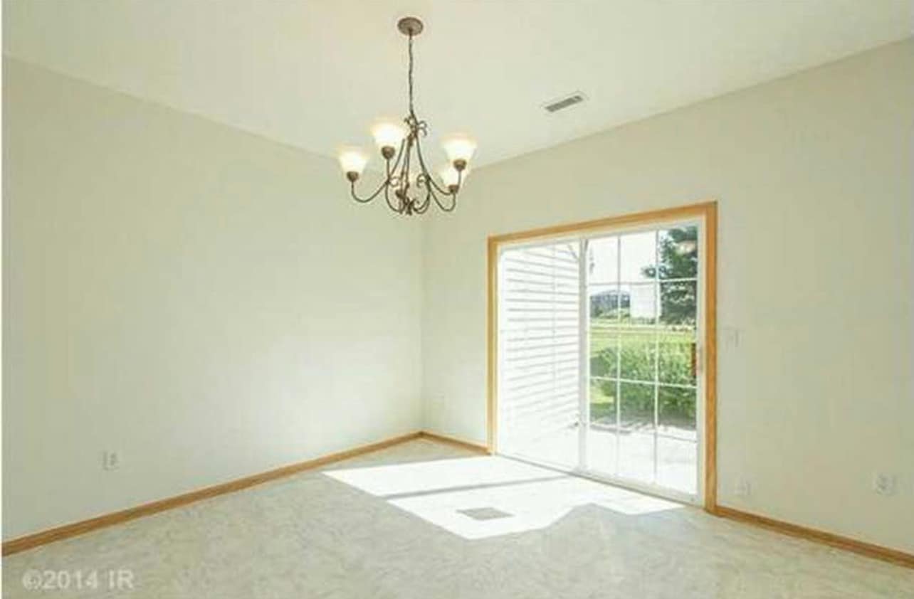 Building Photo - 3923 NE Gardenia Ln