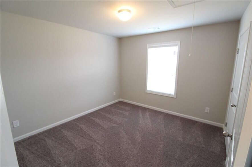 Building Photo - 5729 Shore Isle Ct