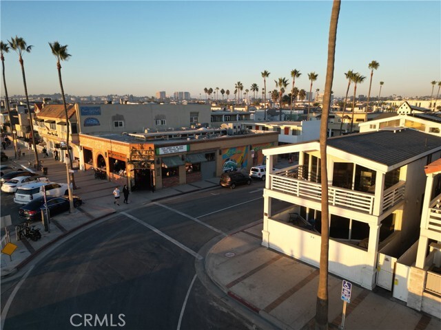 Building Photo - 2214 W Oceanfront