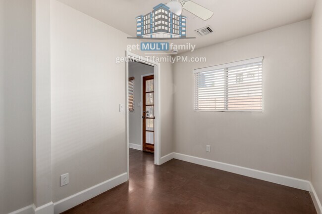 Building Photo - 2618 E Pierson St