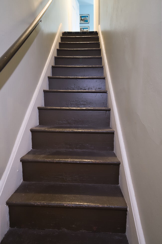 Building Photo - 913 Penn St