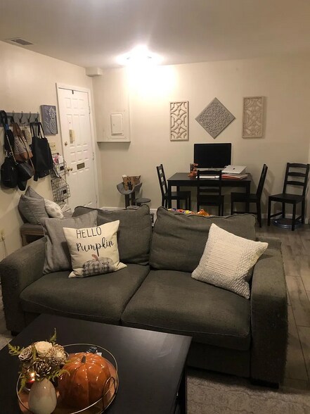 Building Photo - 923 T St NW