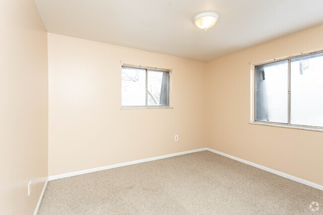 2BR, 1BA - 1,010 SF - Flats at 1991