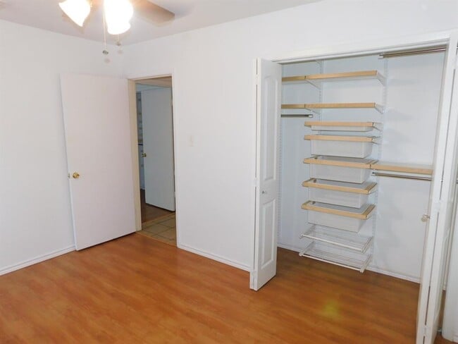 Building Photo - 4805 Sylvandale Dr