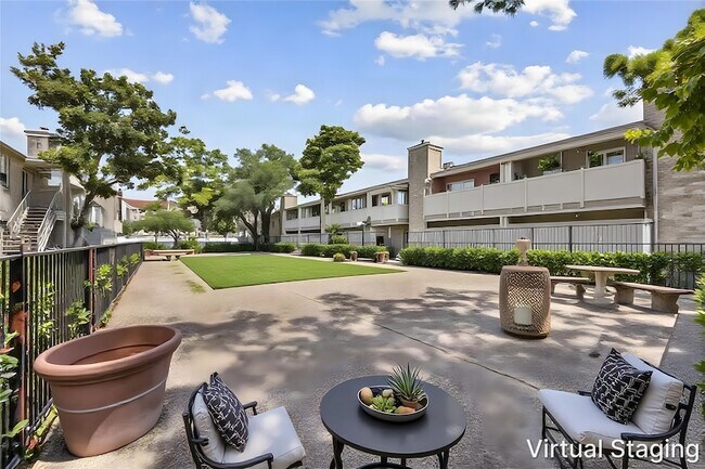 Building Photo - 10705 Braes Bend Dr