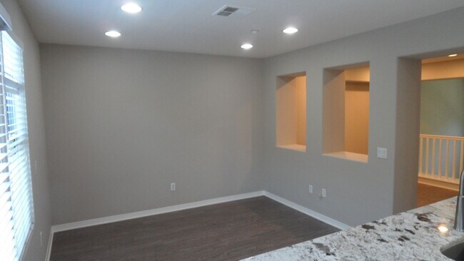 Building Photo - 33 Bonsall