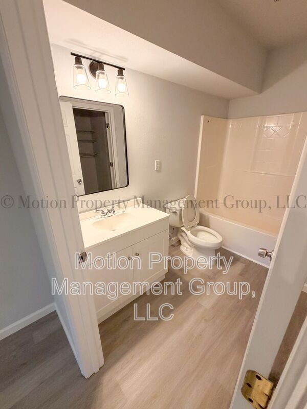 Building Photo - 6920 Northside Dr